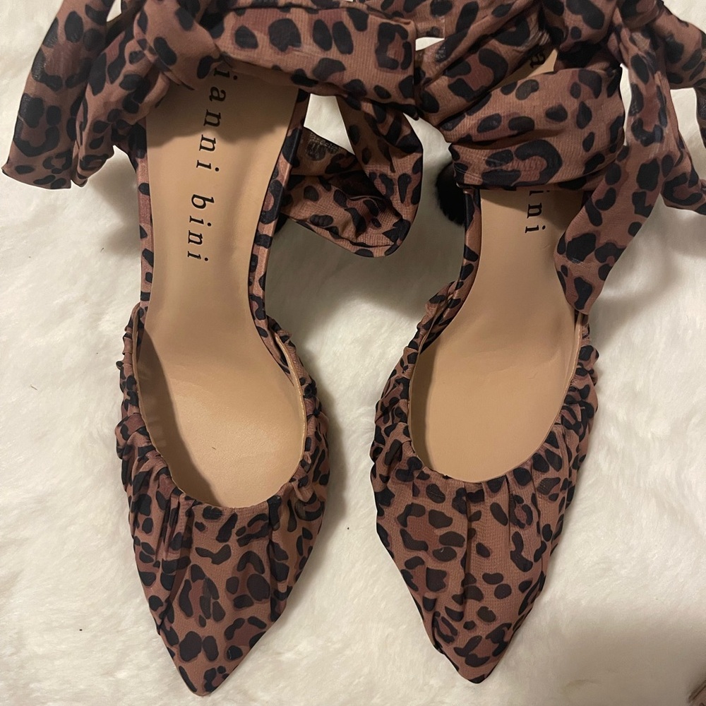 Gianni Bini Brown Leopard Print Heels